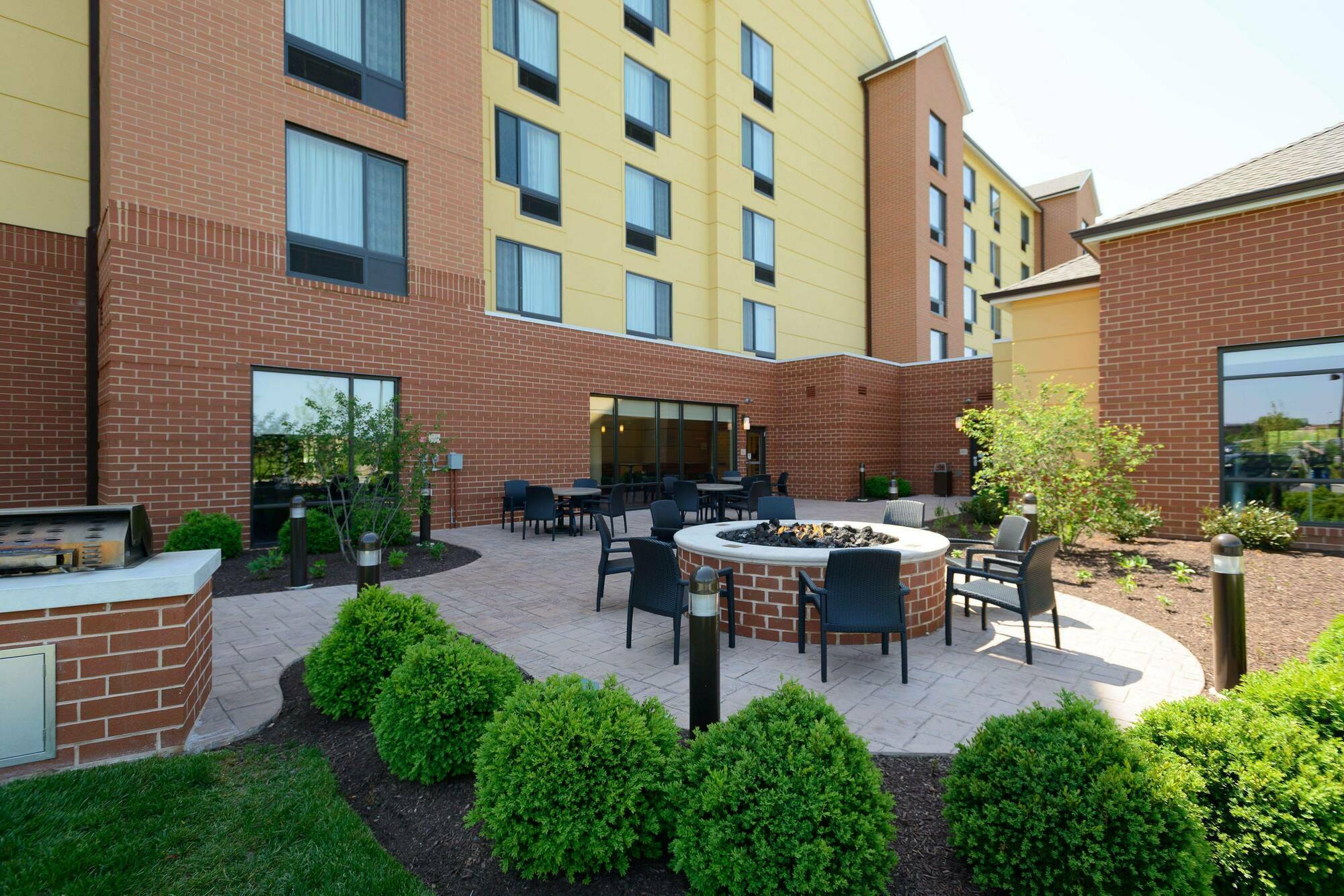 Towneplace Suites By Marriott Frederick Exterior photo